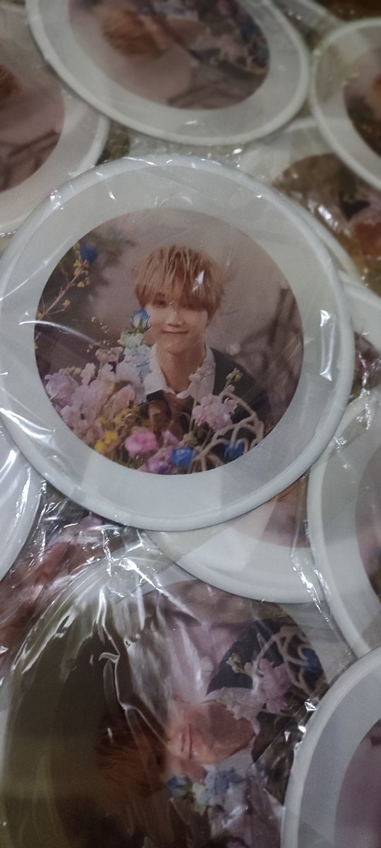 maeechizen_ys24's tweet photo. ~ ••• Mini Giveaway 💙 #FanParty ••• ~

🔵Yesung Foldable Fan 

☝️Strictly 1:1
🥇First Come, First Serve
🤝 Team Loob/Team Labas
💙 Basta Mahal mo SJ 😘

Will update loc and time on this thread 🧵

See yah 🤗 https://t.co/0WTtfm2KXr