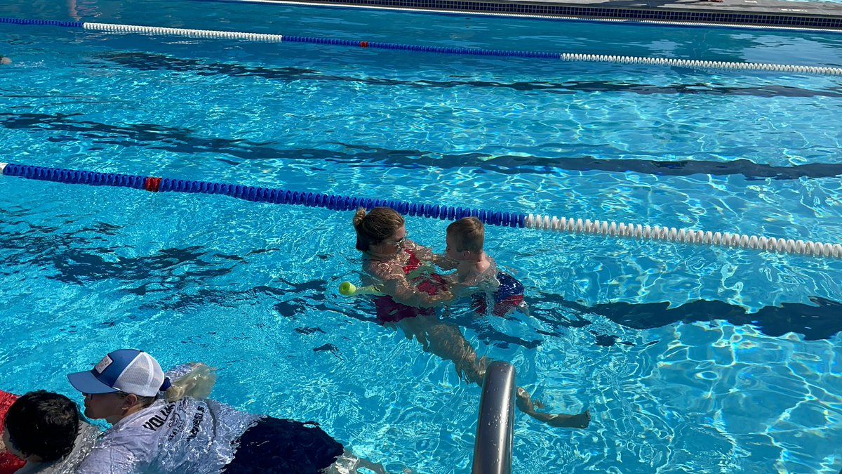 Stanimal032's tweet image. First Track and now B has another adventure: Swim Team 🏊🏻‍♂️💪🏻#Capable #Dwarfism #DiastrophicDysplasia