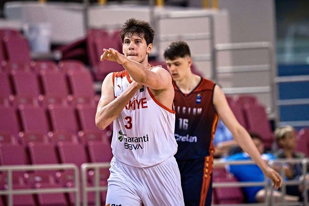 Berke Büyüktuncel has gained considerable attention for his impressive performance in the international tournaments and the Turkish Basketball Super League (BSL). We sat down with him for an interview where we discussed his career and future goals.🏀 swishcultures.com/2023/07/13/a-s…
