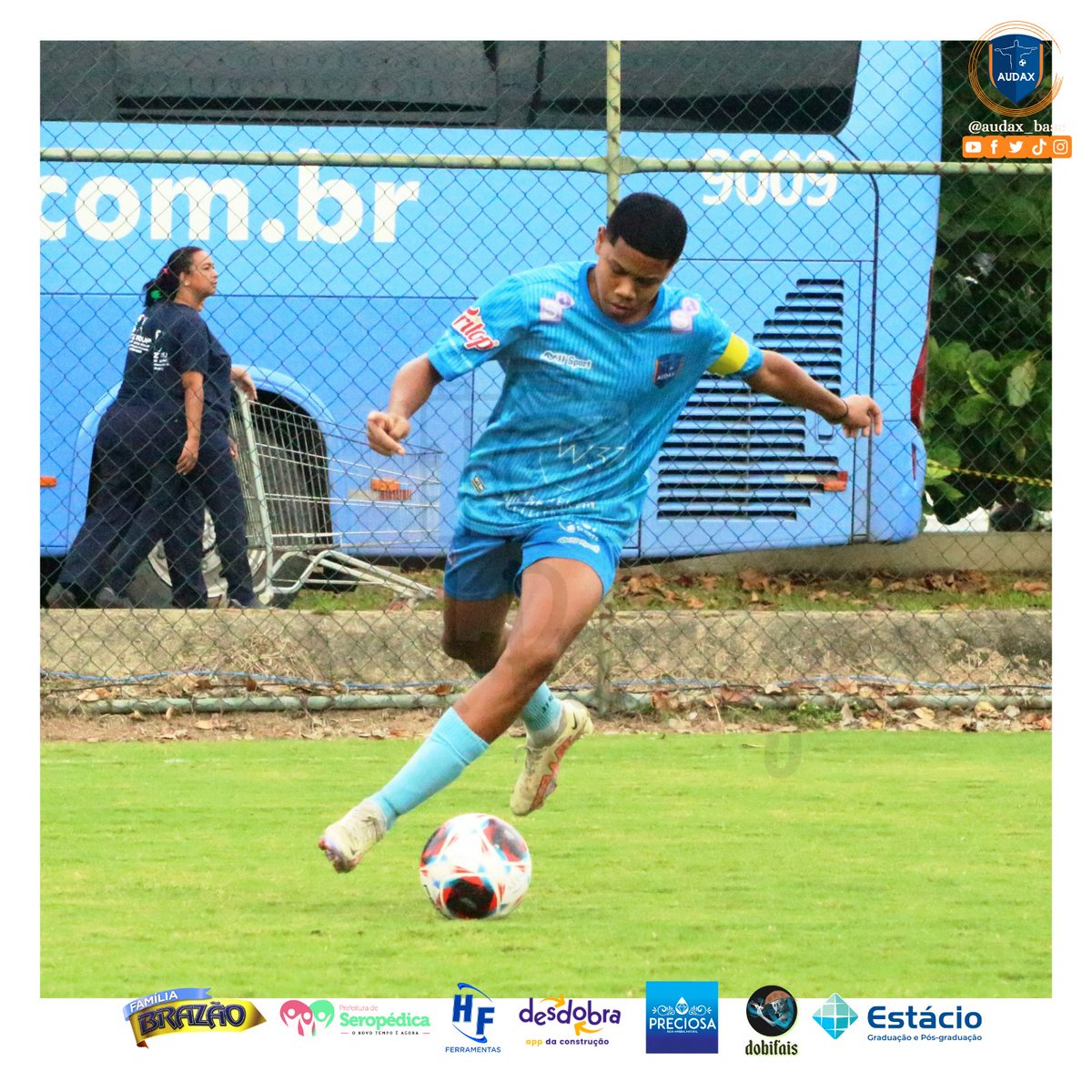 audaxrio_ec's tweet photo. No momento certo há de acontecer aquilo que sempre se batalhou! 💪
@Carolportu16 estava lá no momento certo 📸
-
#timedefutebol #audaxbase #futebol #atleta #sonho #sub15 #timedebase #riodejaneiro https://t.co/OOdDLYMjU7