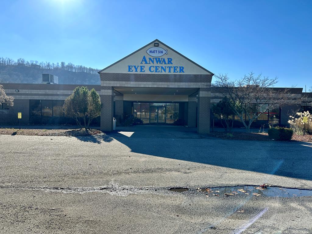 We are looking for a buyer on 1500 Lafayette Avenue #Moundsville #WV  #realestate tour.corelistingmachine.com/home/JRAE2F