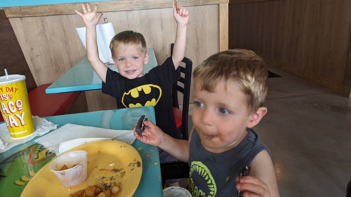 Trassin's tweet image. @fuzzystacoshop First trip ever to #FuzzysTacoShop for these two! #FuzzysTacos #fuzzys