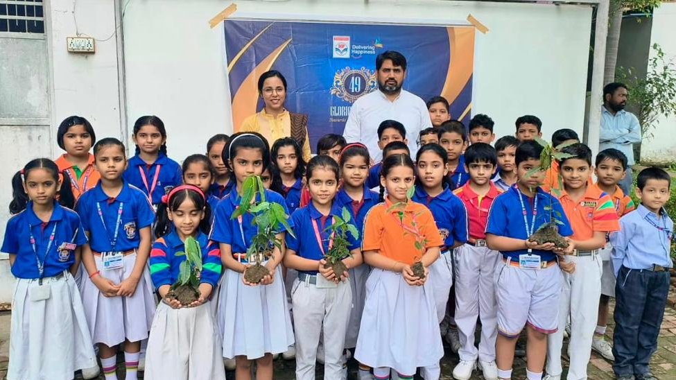 hpgasdelhi's tweet photo. 🎉Proud to celebrate HPCL's 49th Foundation Day with Balaji Public School, Faridabad!🤝A day of unity &amp; environmental commitment as we planted tree saplings with the students and  pledged to care for a greener, cleaner environment.🌍💚
#HPCLFoundationDay #49सालबेमिसाल @HPCL https://t.co/iuG8CF8VKu