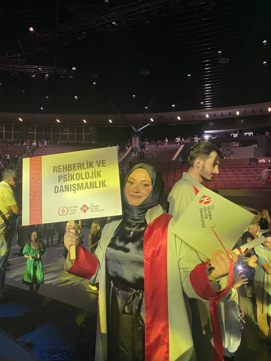 melisabalabn's tweet photo. Thank you, next… https://t.co/Y71vtPRz7c