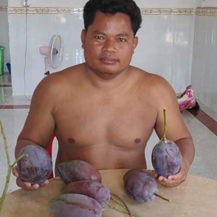Fgu12Fhu's tweet photo. ចងរកមនុស្សម្នាក់នៅក្បែរហូត https://t.co/ETNMgwH3dU