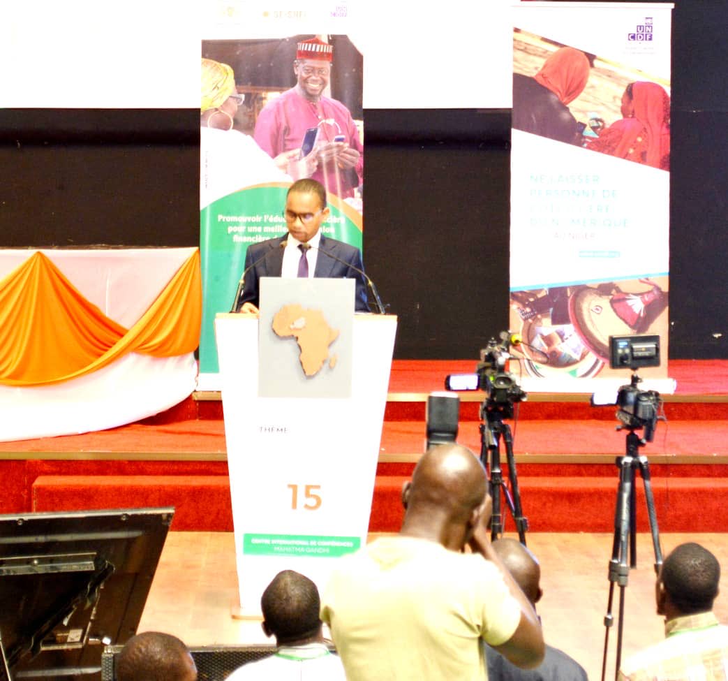 Dr Ahmat Jidoud (@drjidoud) on Twitter photo J’ai lancé aujourd’hui la 2e édition de la #JIFIN dans le cadre de la promotion de l’inclusion financière à travers l’éducation financière. Des panels riches en échanges et recommandations pertinentes ont été animés par des experts divers. #SNFI #JIFIN2023 <a href="/AnsiNiger/">ANSI-Niger</a> J’ai lancé aujourd’hui la 2e édition de la #JIFIN dans le cadre de la promotion de l’inclusion financière à travers l’éducation financière. Des panels riches en échanges et recommandations pertinentes ont été animés par des experts divers. #SNFI #JIFIN2023 <a href="/AnsiNiger/">ANSI-Niger</a>
