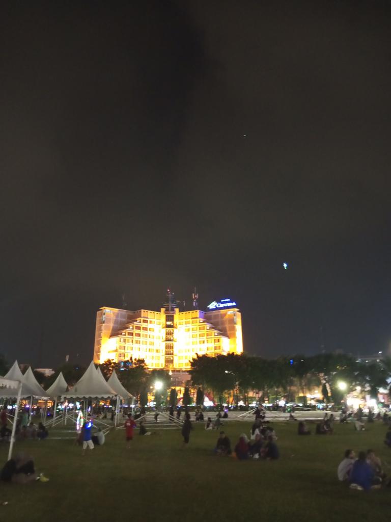 xycboba's tweet photo. Tadi abis dari sini sekalian ngajak si ade jalan" mumpung belum masuk pondok hihi #semarang #simpanglima https://t.co/p4790L6l34