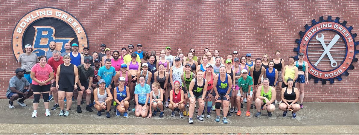 Bg262's tweet photo. Every one of these people... Even the ones cut off because the group is so big... Ran in the rain today and added more badassery to their training. No excuses!
#bg262 #keepshowingup #justkeeprunning #runhappy #hilltopper #runnershigh #fallrace #fallmarathon #fallhalfmarathon https://t.co/TIPOotz6SY