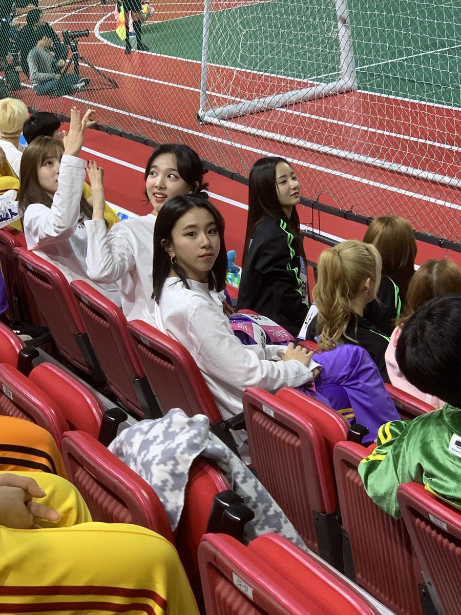 chaeyounghours's tweet photo. https://t.co/nE31fdCgjX