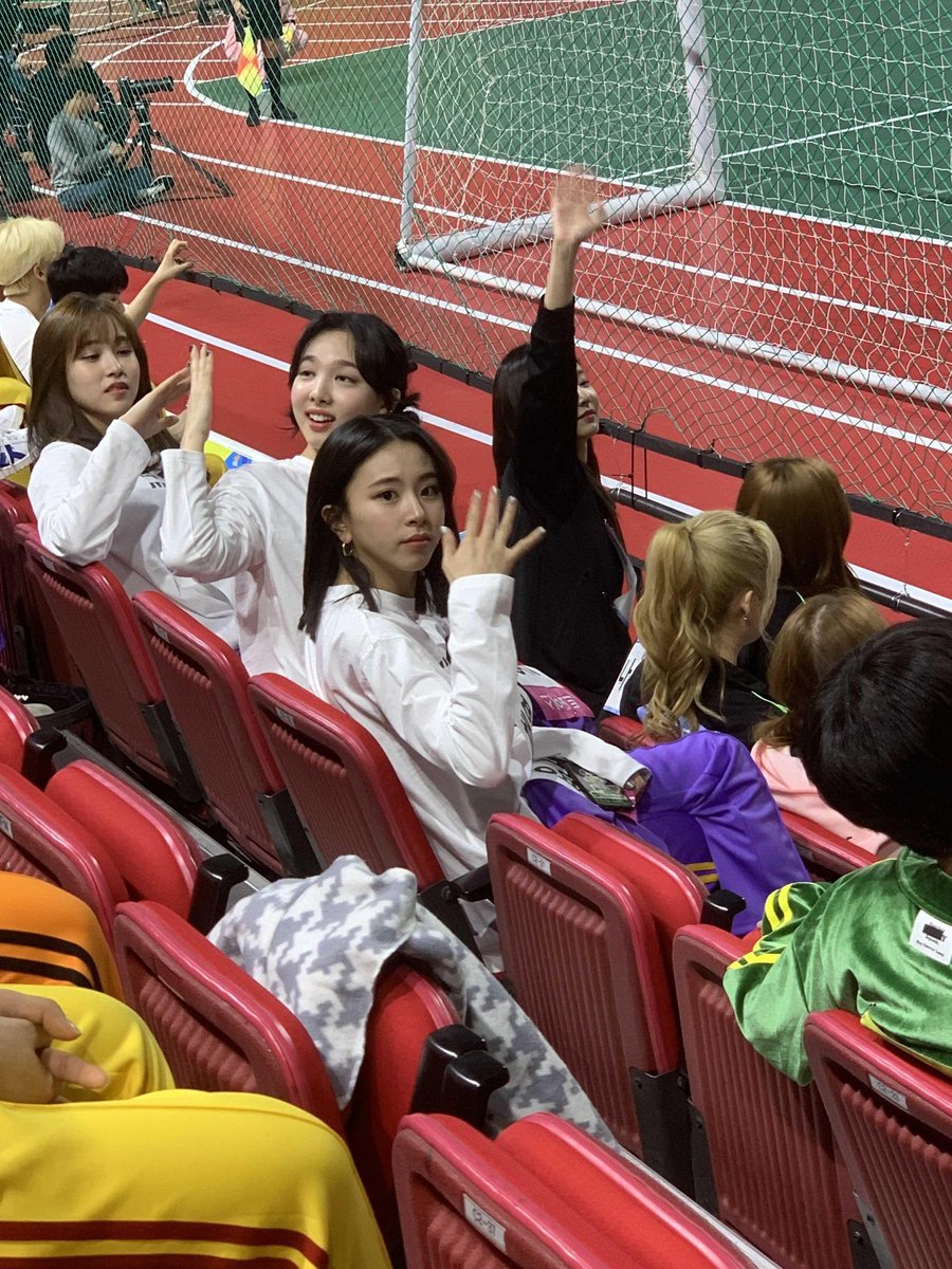chaeyounghours's tweet photo. https://t.co/nE31fdCgjX
