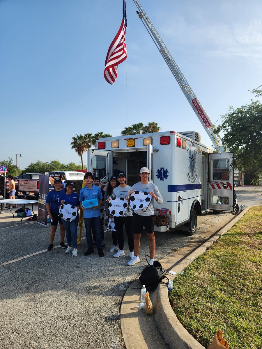 mtzscience's tweet photo. Had a great time this morning at the first responders' 5k run in Brownsville.  #stisdmedicalprofessions #stisd #firstresponders https://t.co/gDtX8papHV