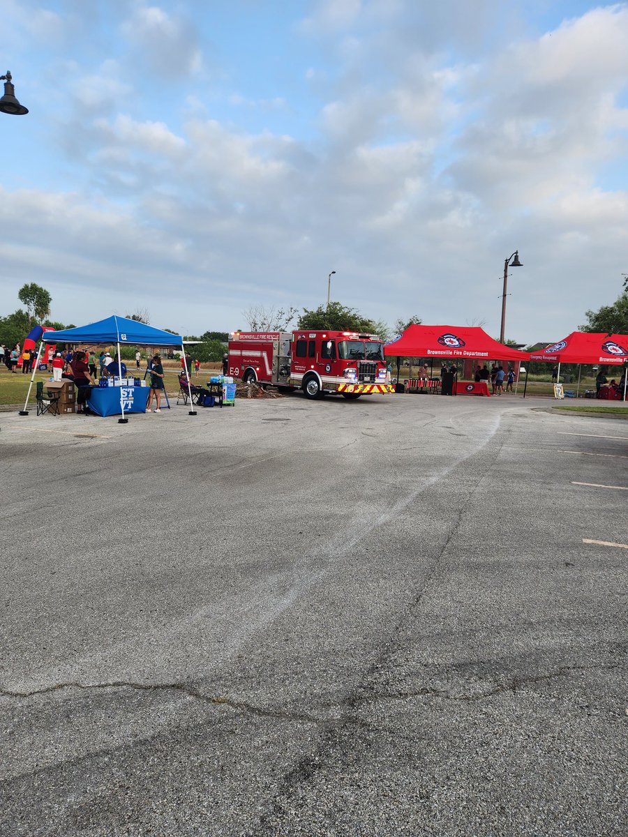 mtzscience's tweet photo. Had a great time this morning at the first responders' 5k run in Brownsville.  #stisdmedicalprofessions #stisd #firstresponders https://t.co/gDtX8papHV
