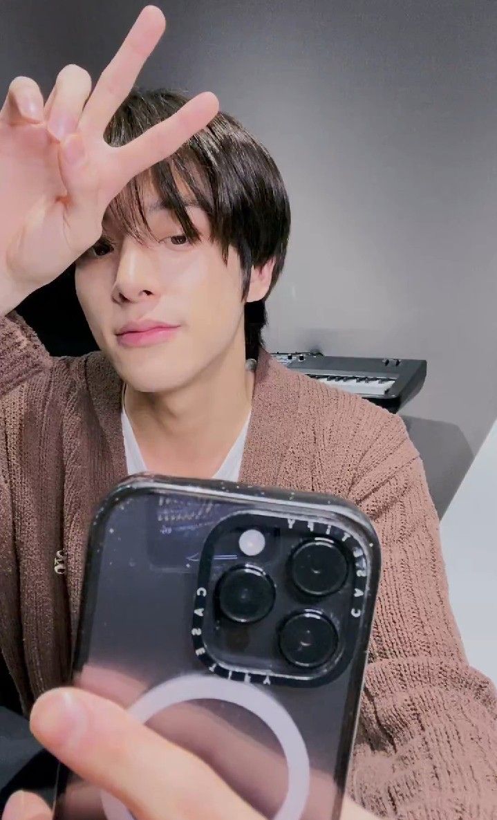 hourlyjakeyy's tweet photo. #제이크 #JAKE #ENHYPEN #ENHYPEN_JAKE https://t.co/rTf1HkvFRS