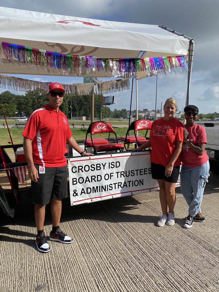 JLWhitfield75's tweet photo. I enjoyed spending the morning with the Barrett Station Community for their annual homecoming parade! What a great tradition! Thanks for your support of Crosby ISD! https://t.co/ERyfzSDtOi
