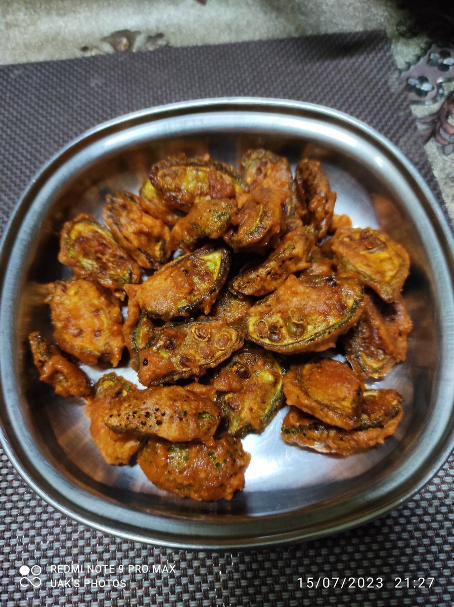 thebigggshow's tweet image. Monsoon Speciality 😋😋😋

 Phagile Phodi (Spiny Gourd Fritters)

#GSBCuisine