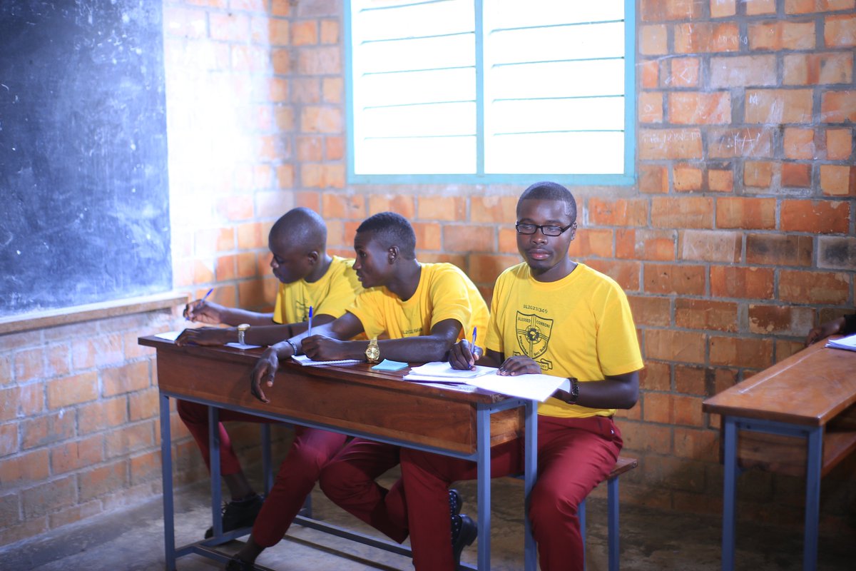 UNSA_Debates's tweet photo. Breaking: Bunyoro #UNSSDC23 Sub-Regional Final
* Blessed Comboni B
* St. Andrea Kaahwa College

Resolved: This House as a Child Born with HIV would sue their Parents.
Aff: St. Andrea Kaahwa College
Neg: Blessed Comboni Kigumba
#EndAIDS2030Ug
@OwnYourFutureUG @aidscommission https://t.co/MLDpeN6R05