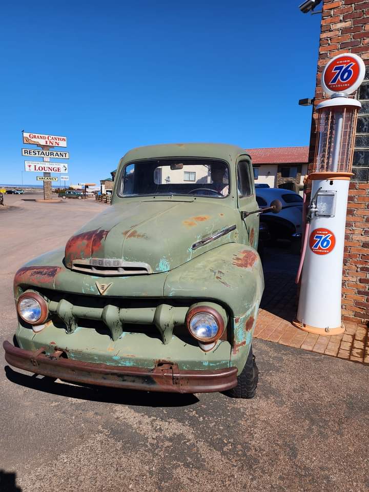 SantiagoSpeedS's tweet photo. Classic 😢

#classic #trucks #route66 #pickup #SaturdayVibes #SaturdayMorning #SaturdayMorningVibes #Saturday #EDeCasa #SabadoDetremuraSDV https://t.co/JcNPSnj0Il