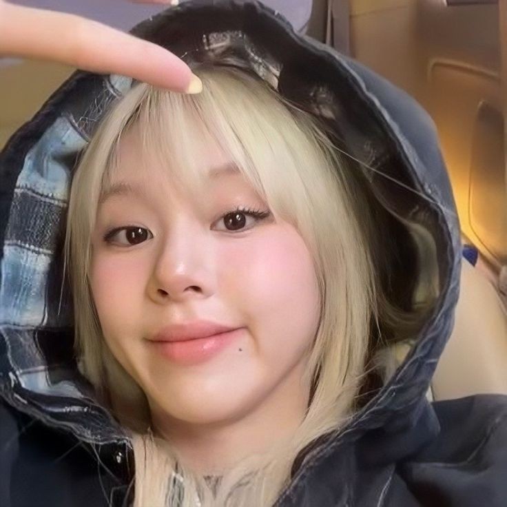 hourly chaeyoung (@chaeyounghours) on Twitter photo 