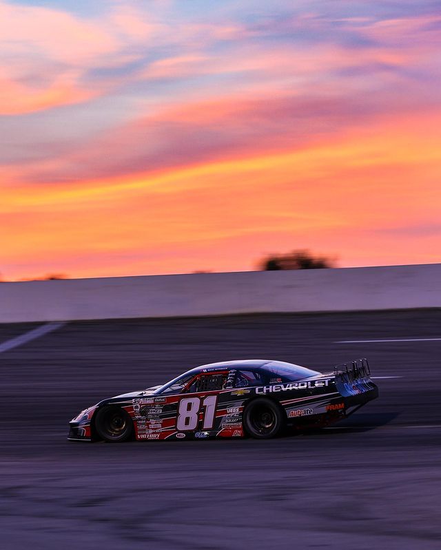 FRAM_Filters's tweet photo. Proudly supporting our racers @katiehettinger_ 🏁💨
#FRAM #FRAMFilters #TeamFRAM #FRAMRacing https://t.co/QOA40sE7LX