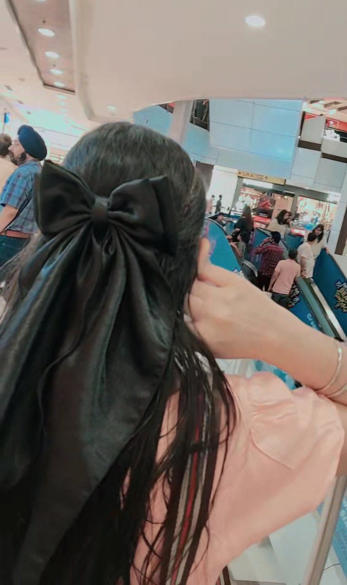 sparklevincy's tweet photo. I made this bow inspired by Gracie🖤🫶🏻 And #Happy3rdBirthdayMinor ✨🥹 @gracieabrams @gracieshq https://t.co/8bpg7DoXPj