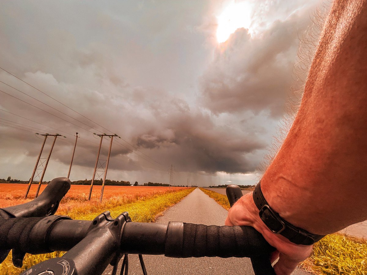Chris_Boardman's tweet photo. A day dodging showers (quite successfully as it happens). #lucknotjudgement #dynamicday #boardmanbikes https://t.co/pUBiZCDCyC