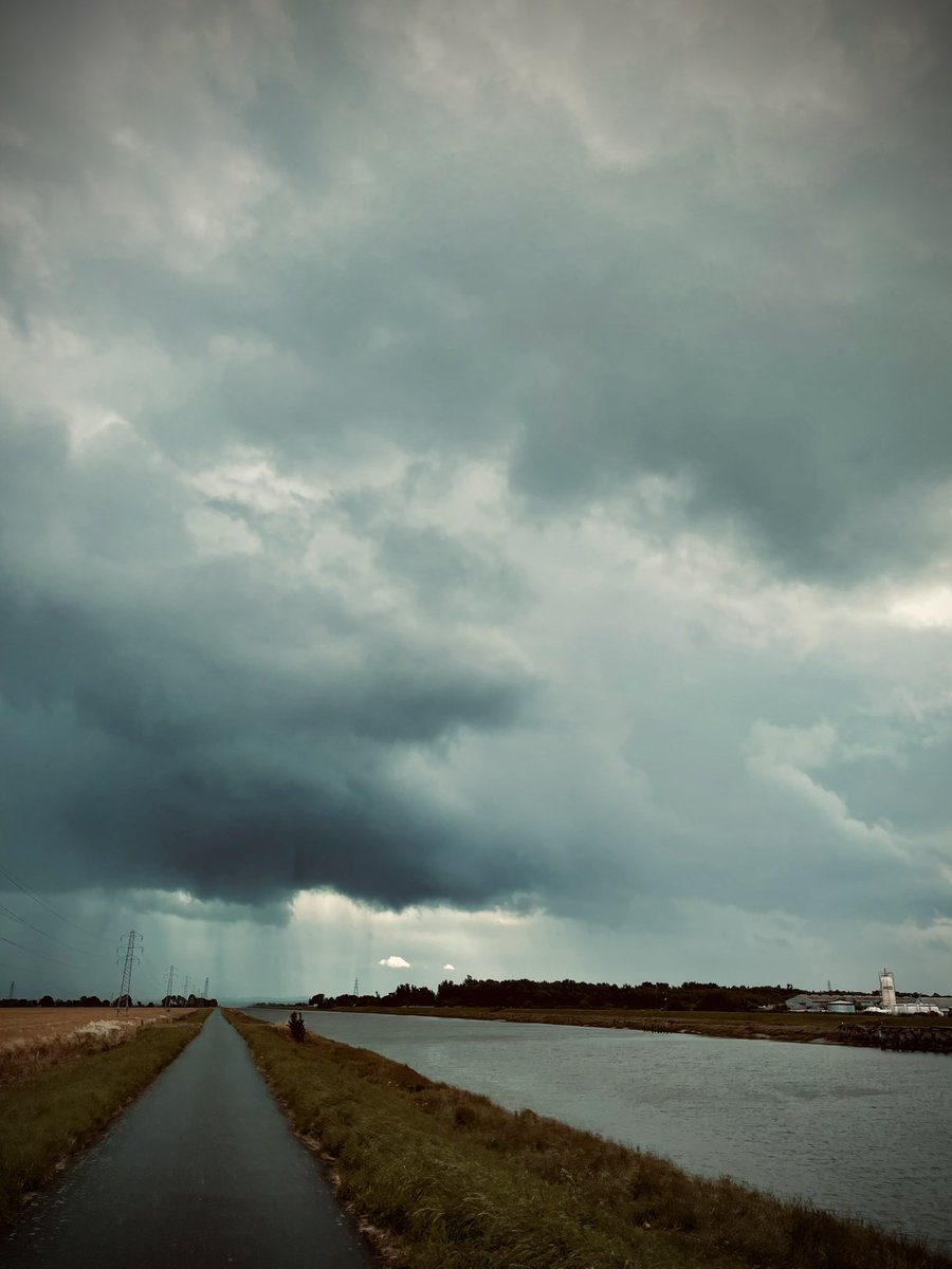 Chris_Boardman's tweet photo. A day dodging showers (quite successfully as it happens). #lucknotjudgement #dynamicday #boardmanbikes https://t.co/pUBiZCDCyC