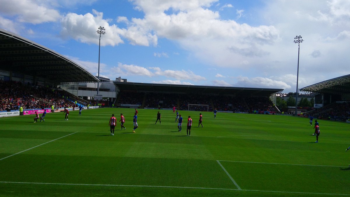 ARF_som's tweet photo. So it begins. Chezzy v Blades. #twitterblades https://t.co/7gqdlyMUGO