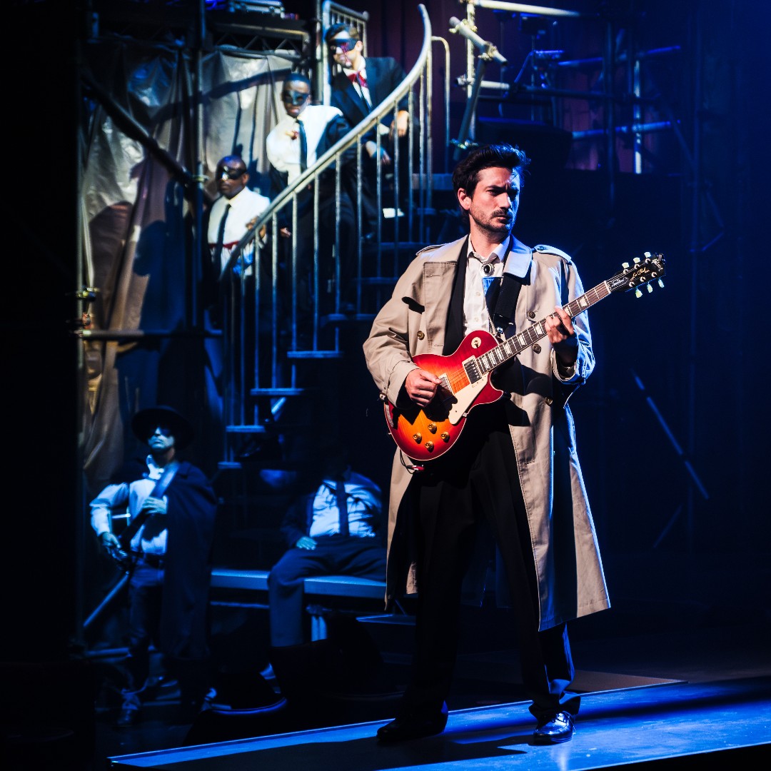 The name's Vega, Vincent Vega 🎸

Who's your favourite character from the #TarantinoLive multiverse?

📸 Julie Edward