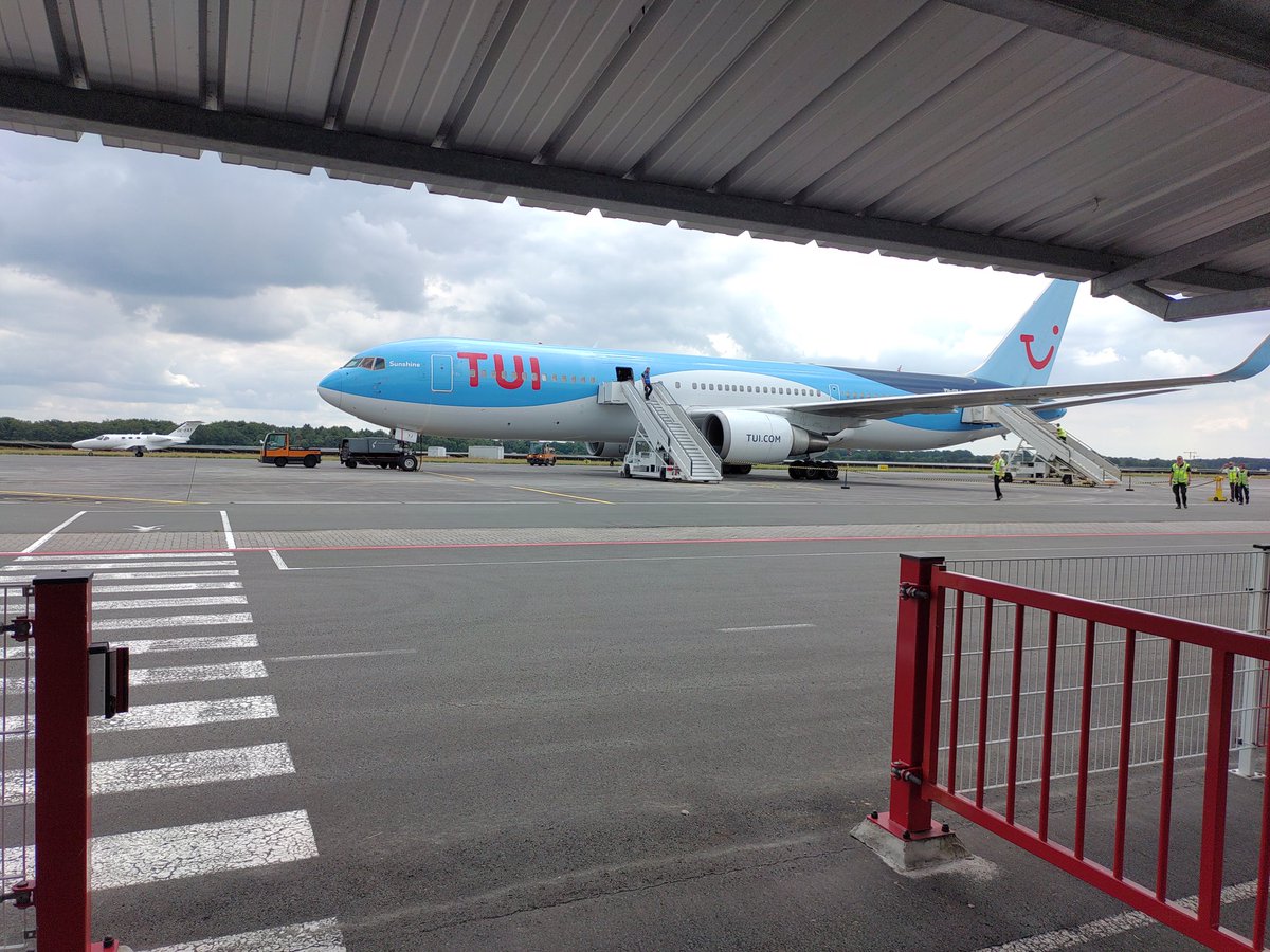 cloudsurfer76's tweet photo. It's a joy flying out of Groningen Airport, always friendly staff and a great regional airport. Hope to be back soon! #GRQ #EHGG https://t.co/iFFW8LRVs0