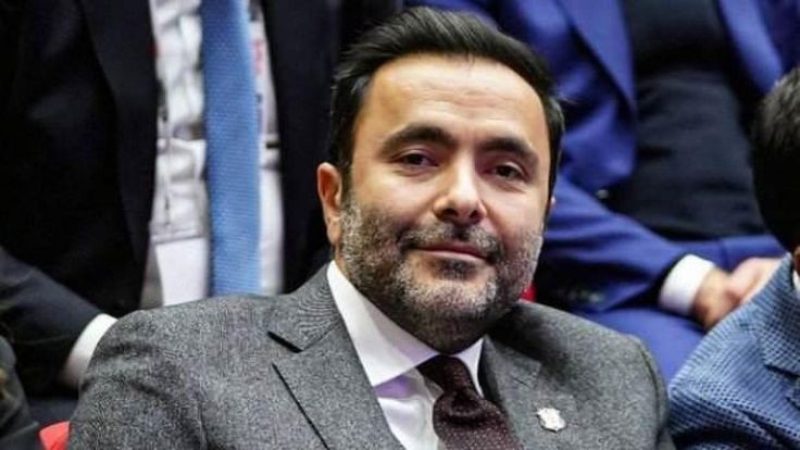 Emre Kocadağ: Halil Dervişoğlu planlamamızda olan bir oyuncu değildi. Babası menajerlik görevini de yapıyor. Babasının ekibimize yakınlaşması vardı. Sonra biz şartlarımızı sunduk. O şartlarda oyuncunun beklentisi bize uymadı.