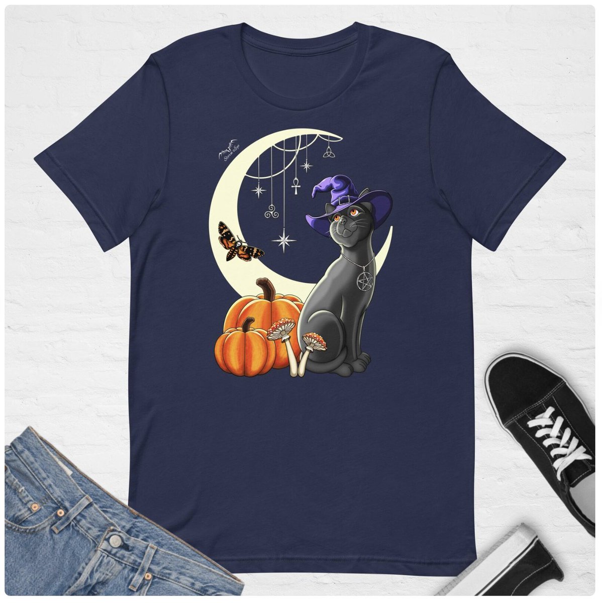 StormseyeDesign's tweet photo. New T-shirt design up today... Witch's Familiar! Premium shirts, available in 7 colours, sizes S to 4XL. Professionally printed on demand. £17.50 a Tee, only available from my Etsy store - https://t.co/6WwtOiR3ez #EtsySeller #originalart #ArtistOnTwitter #witchy #witchvibes https://t.co/XB66MuRljQ