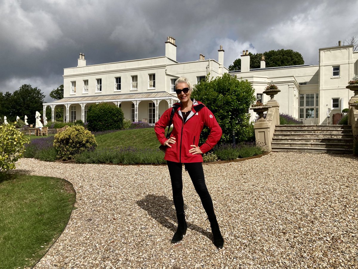 DawnNeesom's tweet photo. Lady of the bleedin’ manor or wot? 😉 13 miles 🥾 every single one of them in a hurricane (well felt like it 🌬️🌊) }#southwestcoastpath #Devon #wind #LympestoneManor #Exemouth #summer #weddinganniversary https://t.co/tq4qdqU4PB
