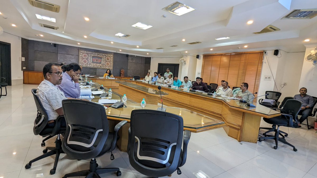 OdishaWater's tweet photo. Making available water through multiple means; leveraging #Technology for #EfficientWaterUse and #Collaborating with #EminentAgencies stressed on.
@_anugarg, DC-Cum-ACS, chaired the #StateLevelMonitoringCommittee meeting for #CommandAreaDevelopment today.
@CMO_Odisha @TukuniSahu https://t.co/o6BxhUYLVV