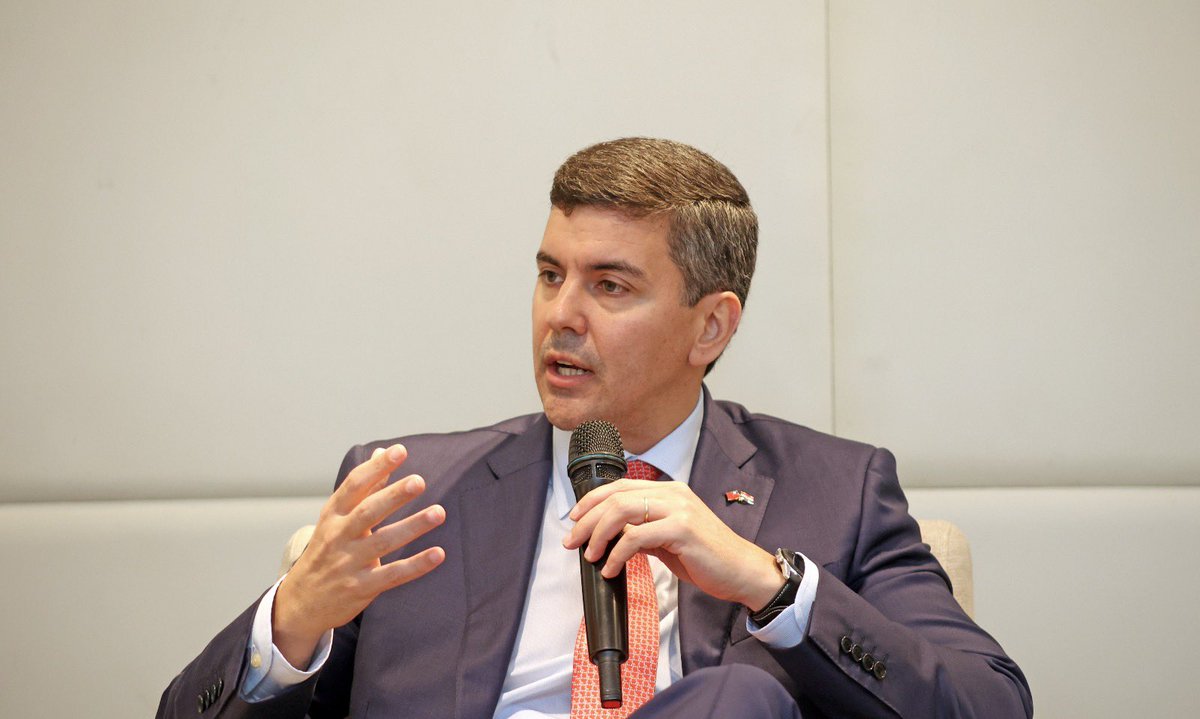Santiago Peña tweet media