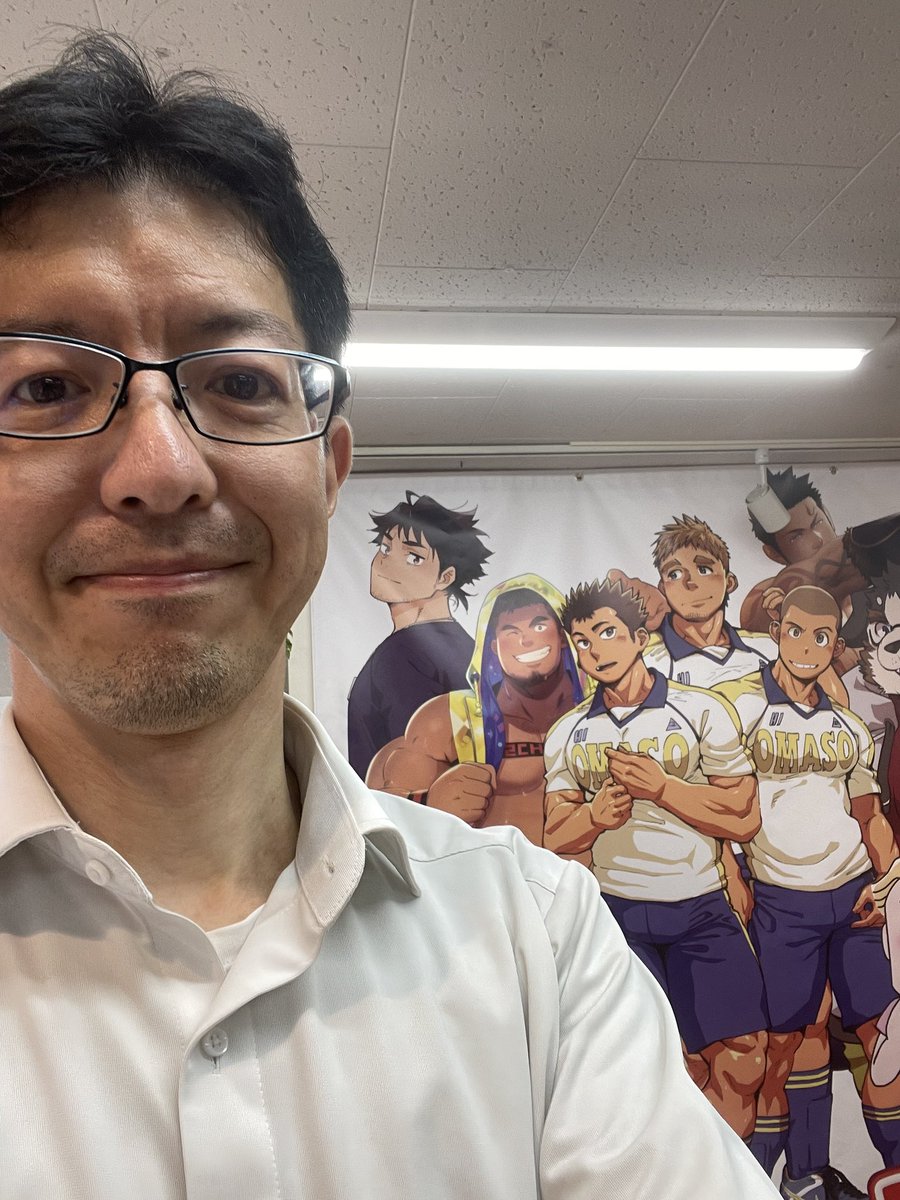 ishizakawataru's tweet image. 7/15の夜は、友人に誘われて、#新宿２丁目 での #summerblast へ。#akta で休憩をしたり、買い物やイベント等々楽しみました。
偶々、地方公務員をされているゲイ当事者の人とも知り合え、有意義な機会となりました。議員にLGBT当事者がいるように、当然行政職の地方公務員にもLGBT当事者がいます。