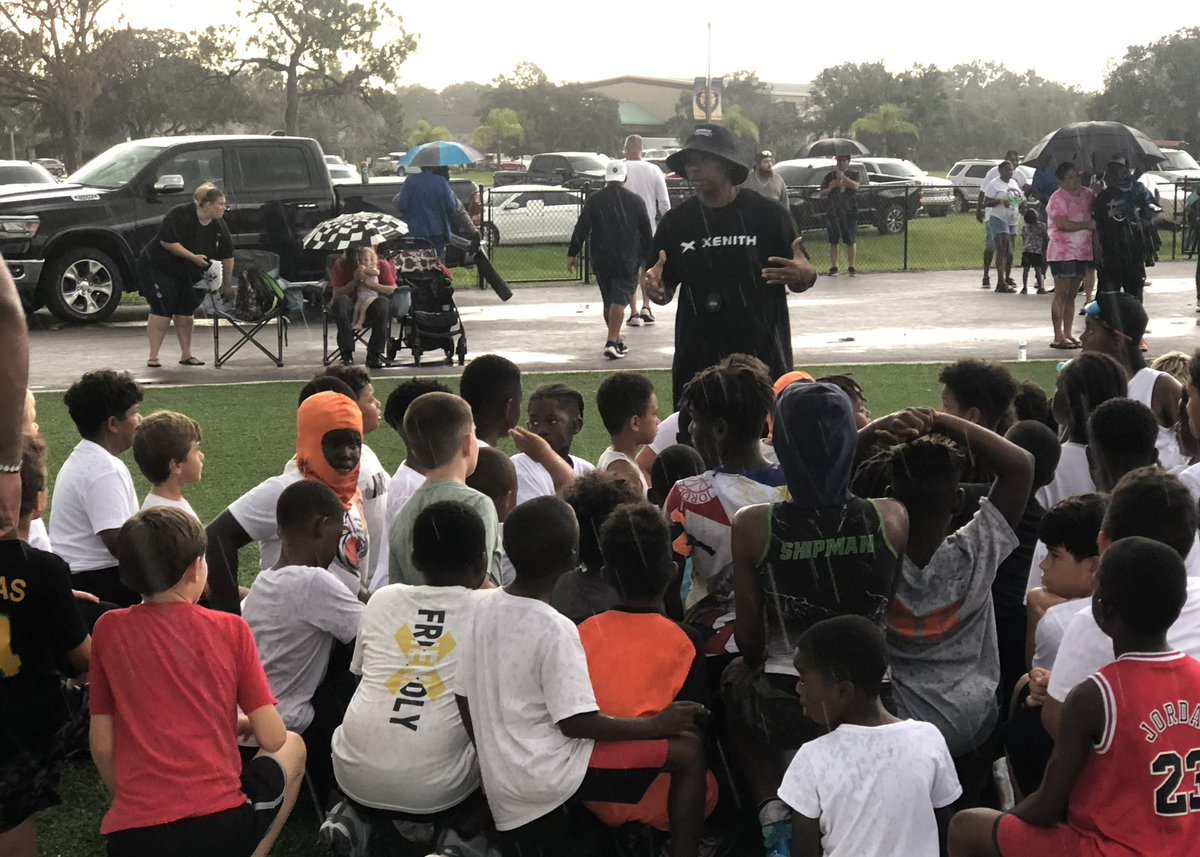 DistinctlyHIS_'s tweet photo. Football 2 Faith in Florida!
Next up: Cali!
#DistinctlyHisMinistries and #Xenith
#DistinctSports https://t.co/xSK4OWbxb6