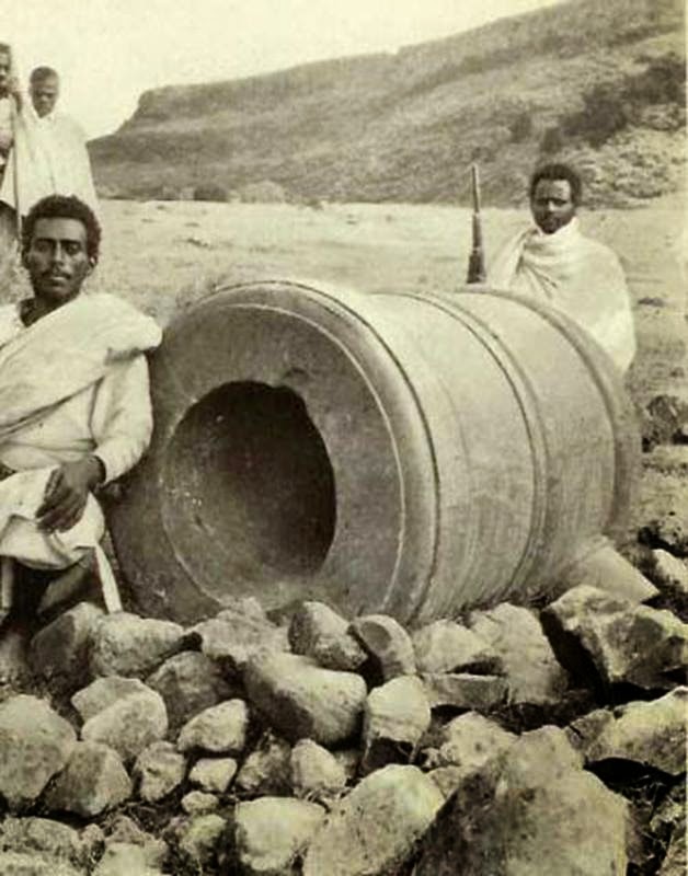 Gafat is a bleak wasteland located a few kilometers northeast of Gondar. It was a bustling village some 150 years ago. Emperor Tewodros II (1855-1868) established a foundry there to manufacture modern firearms, including the largest, dubbed "Sebastopol."
#VisitAmhara