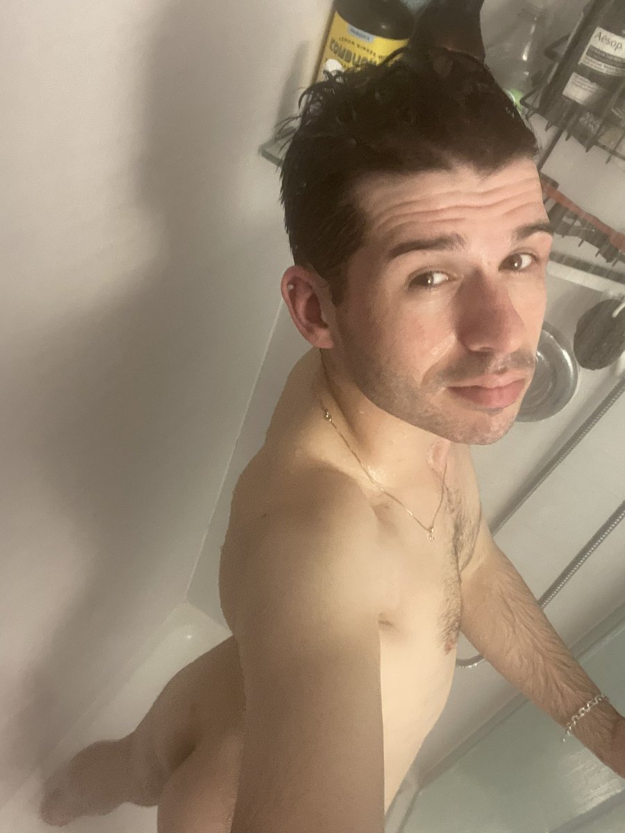 t_thickke's tweet photo. Been a while since I posted… so here’s my butt 😘 more posts to follow soon 👍🏻 #gayshower #gayboy #gaymen #cumfuckme @DpClub3 @HotGuyZone https://t.co/wxrNY2g9zh