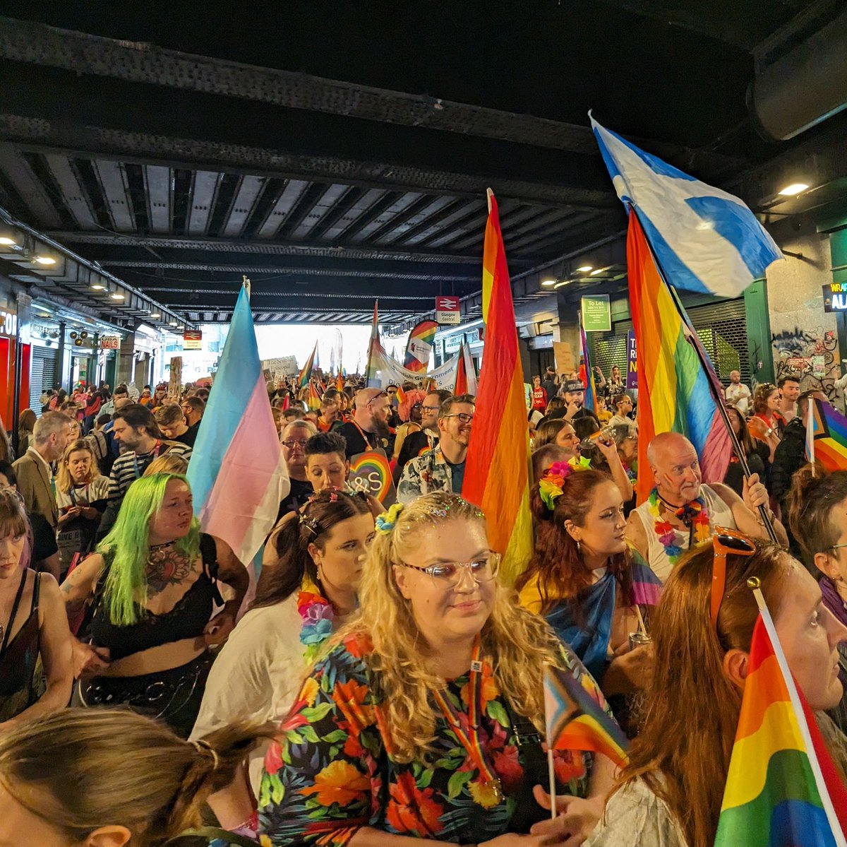 Ross_Greer's tweet image. Almost 50,000 people, the biggest Pride ever in Glasgow 🏳️‍🌈💚🏳️‍⚧️
#GlasgowPride