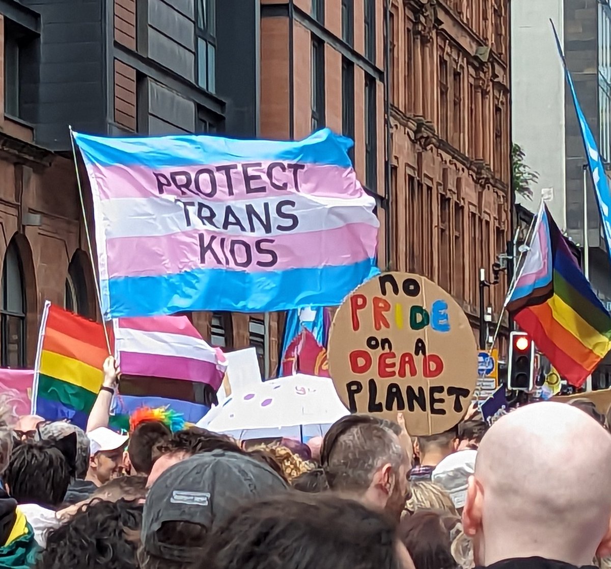Ross_Greer's tweet image. Almost 50,000 people, the biggest Pride ever in Glasgow 🏳️‍🌈💚🏳️‍⚧️
#GlasgowPride