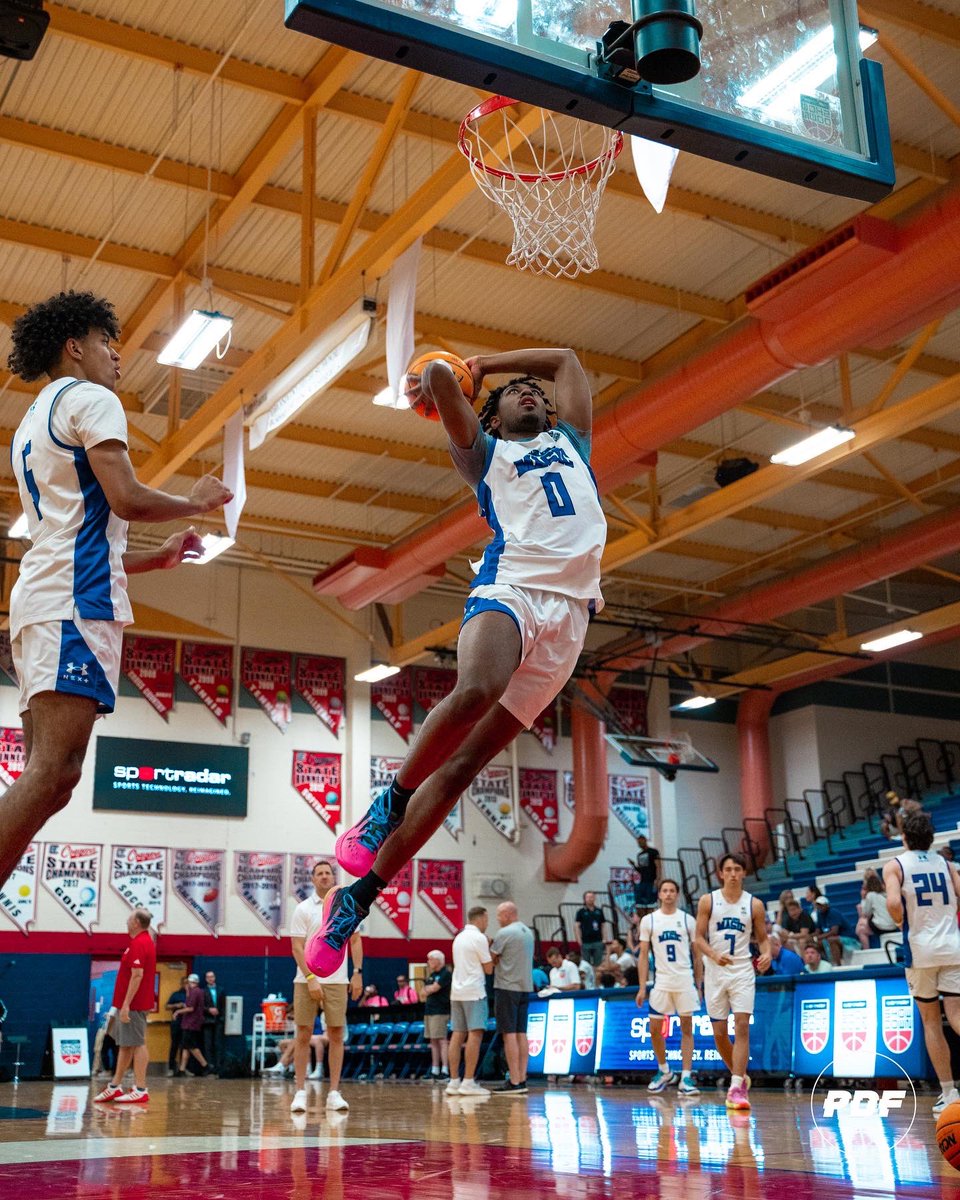 ELITE 8! Magic 17u defeat Team Curry UAA 63-50 and are into the Elite 8 of the Sportradar Showdown in Las Vegas! CJ Cox (15pts/9rbs), CJ Happy (13pts/7rbs) and Ryan Mela (12pts/5asts) led a balanced attack! #MagicFamily