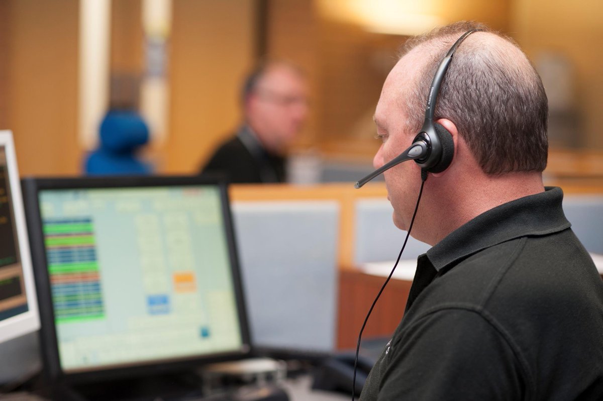 northumbriapol's tweet photo. 🚨 We're currently experiencing some technical problems with calls to our 999 and 101 lines. 

We're working to resolve this as quickly as possible, but in the meantime, to help us minimise delays, please use our online reporting tool if you need us 📱

👉 https://t.co/33PIv6FPo6 https://t.co/1xidh7SWjm