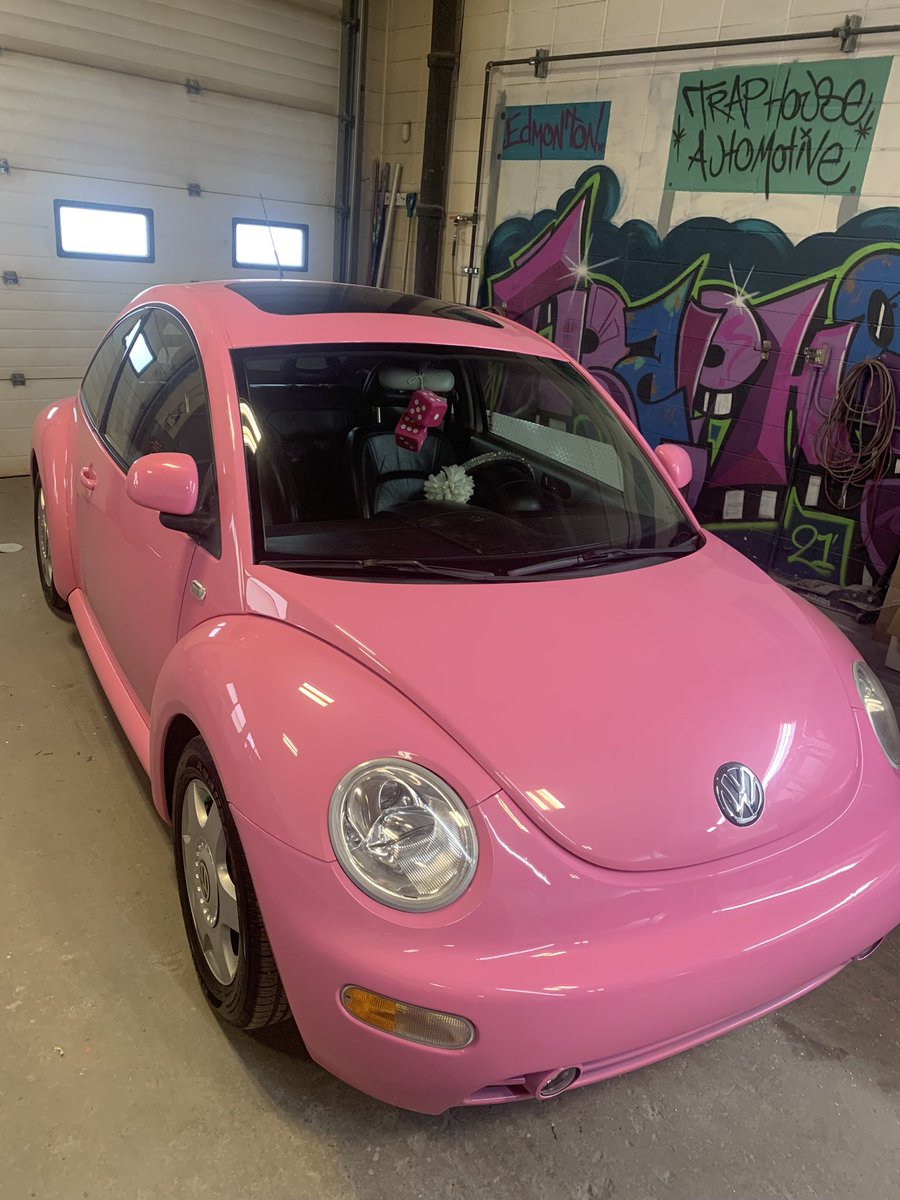 TeamBiollo's tweet image. Hey #Barbie - If you need a ride… we could be #besties! #vwbeetle @Barbie #pink