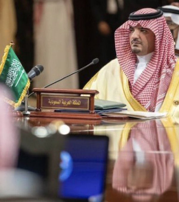 هم احفاد اللي حمى الدين بالسيف الحدب
ثبّت اركان العقيدة واقام اشعارها.. 🇸🇦⚔️🇸🇦

#عبدالعزيز_بن_سعود_بن_نايف