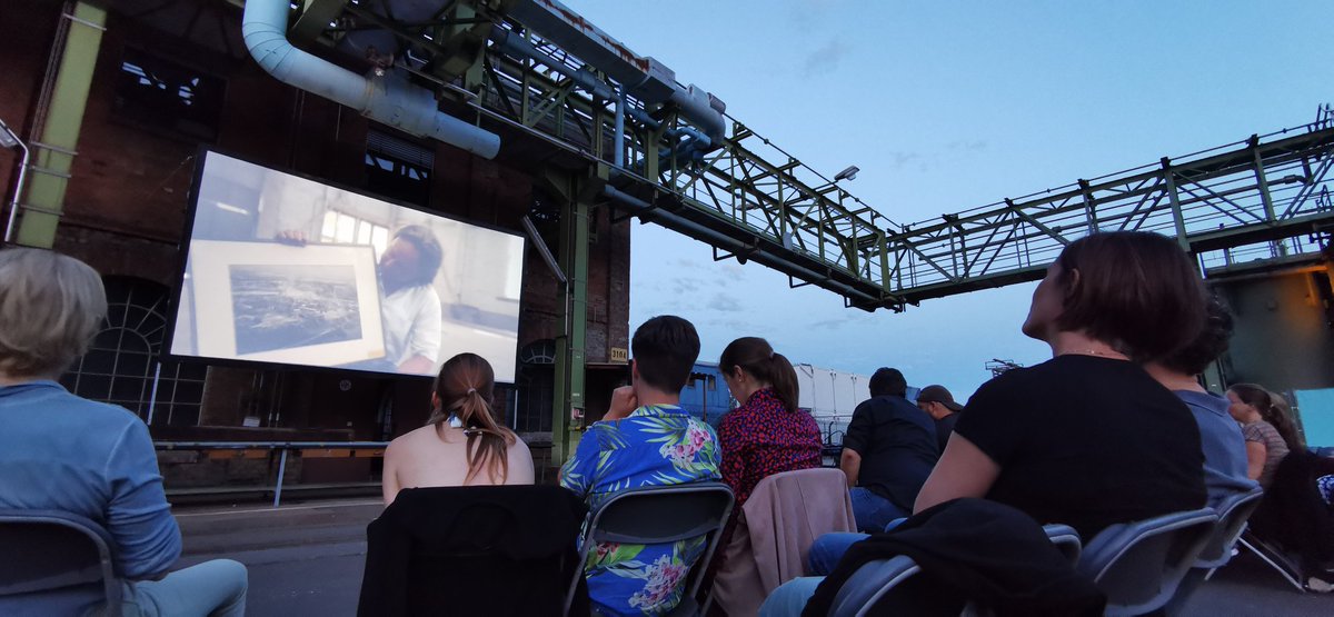 docknack's tweet photo. Tolle Kulisse beim Outdoor Kino gestern auf dem Gelände einer ehemaligen Chemiefabrik in Frankfurt Griesheim.
#WestsideSummer
#BohemianRapsody
#BreakNewGrounds https://t.co/b6HnU2ookm
