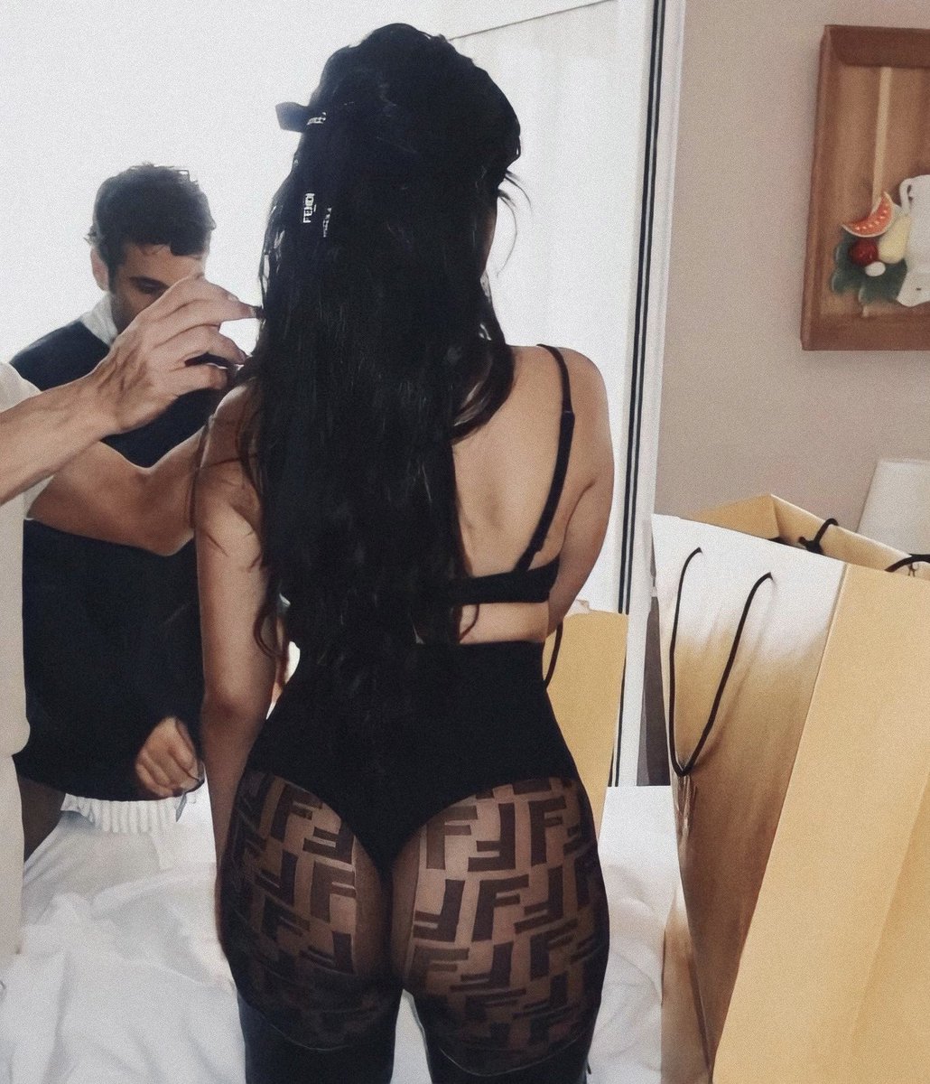 camxybello's tweet photo. não superei essas fotos. https://t.co/IxGxsi20xe