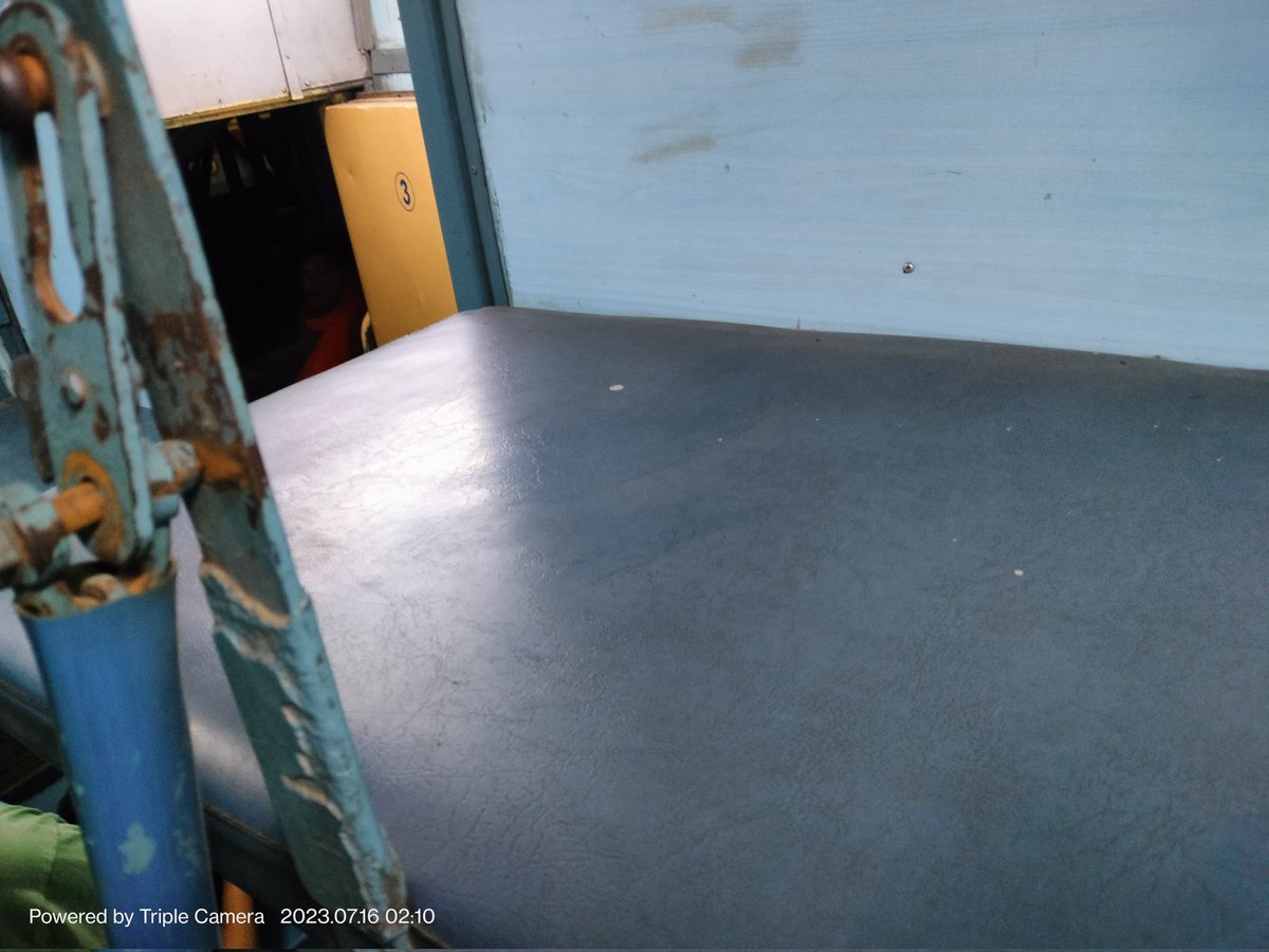 ShreyThaker6's tweet photo. @IRCTCofficial @AshwiniVaishnaw 
PNR - 2622483137
Raising a complaint regarding the worst experience I had with IRCTC.
The seats were full of dust when entered the coach and i had to clean it just to had a sleep please check the images below and explain what should we do
#worst https://t.co/YDWiNXQbHt