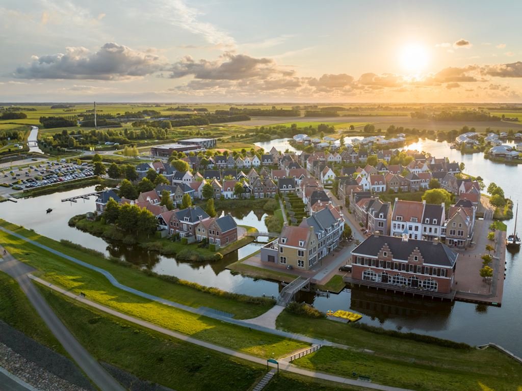 jonburkeUK's tweet image. Dutch holiday company Landal Green Parks have built an entire village in Old Frisian style.

It's better than any new build housing development in the U.K.

Embarrassing (for us).