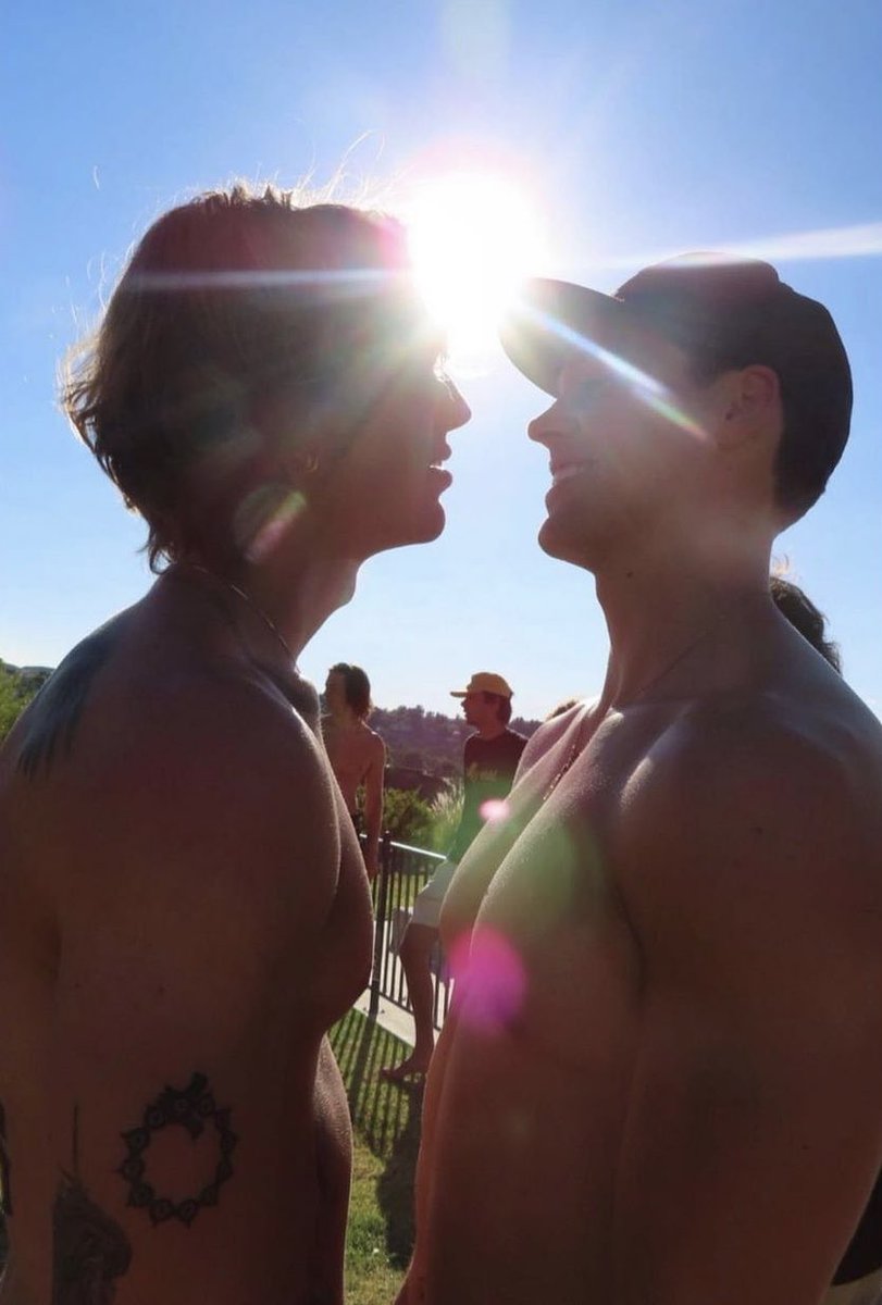 PopCrave's tweet photo. Noah Beck shares photo with friend Vinnie Hacker in honor of his birthday. 🎈 https://t.co/xmwYurAgoN