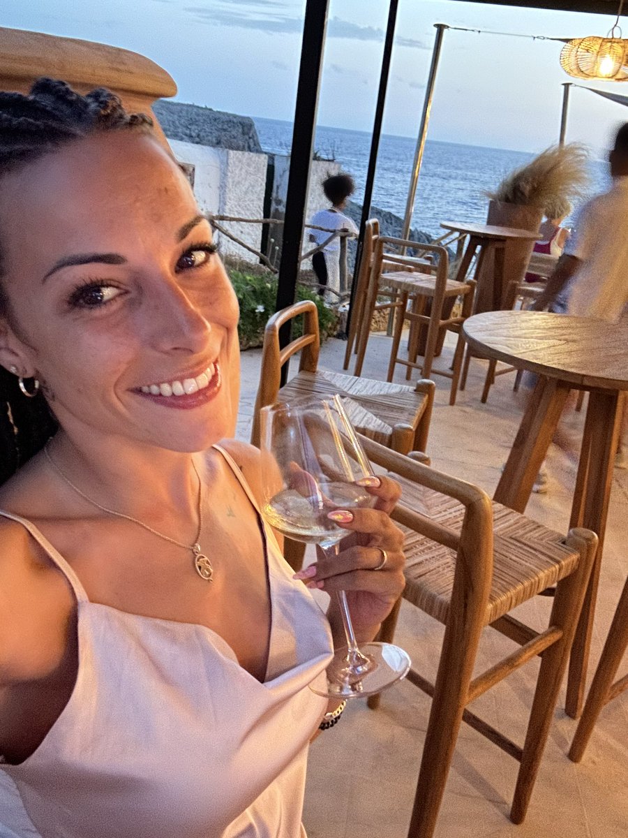 SSSSSNDR's tweet photo. disfrutones por menorca https://t.co/lkgEwnKE8A